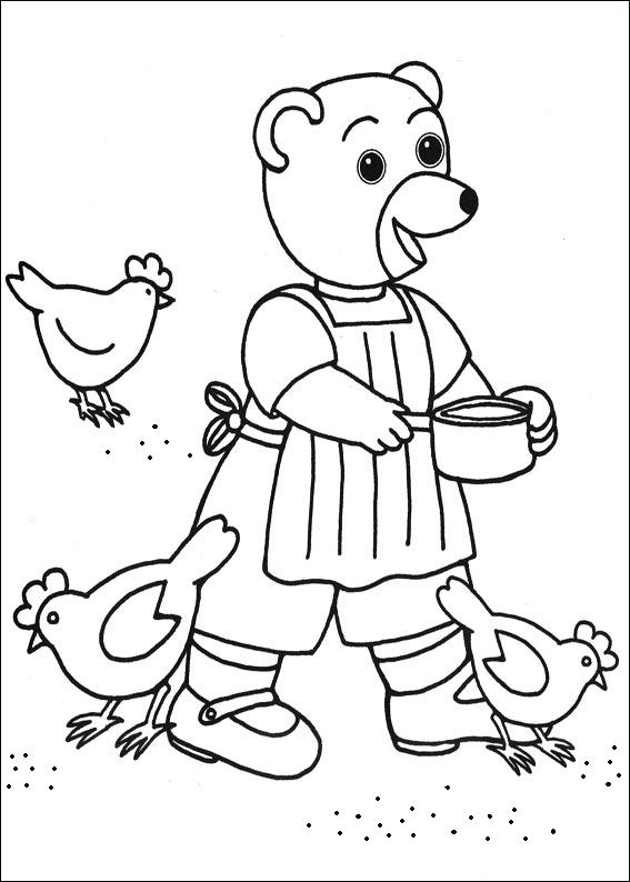 coloriage maman ours donne du grain aux poules